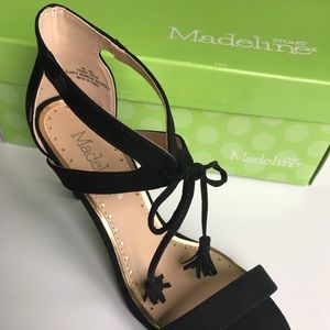 ✨HOST PICK black shoe Madeline heels shoes 7 NWT